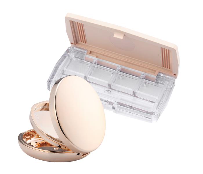 Yuen Myngs Versatile Plastic Compacts: The Ideal Choice for Powdered Makeup